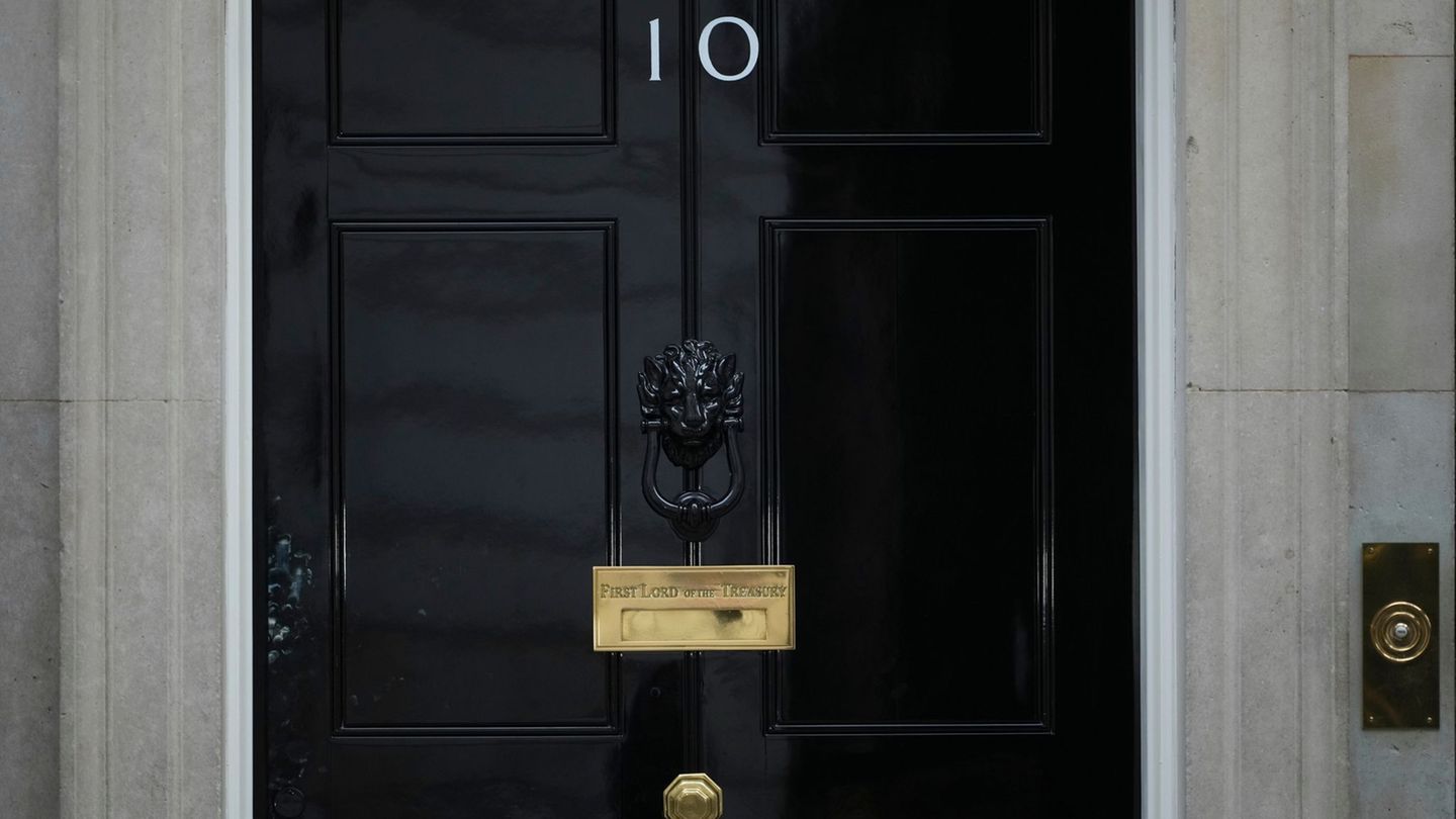 Der Kommunikationschef der Downing Street tritt zurück. Foto: Alastair Grant/AP/dpa