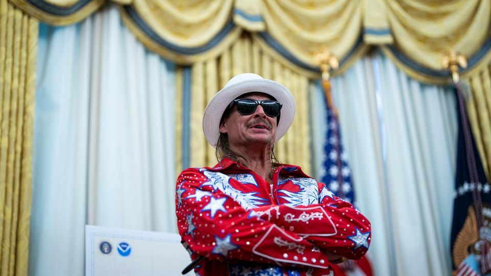 Kid Rock in seinem Anzug mit Stars und Stripes