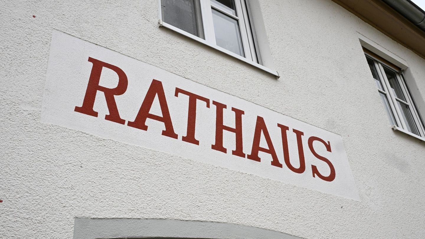 Mit dem digitalen Rathaus könnten zeitraubende Behördengänge überflüssig werden. (Symbolbild) Foto: Bernd Weißbrod/dpa