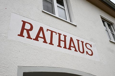 Mit dem digitalen Rathaus könnten zeitraubende Behördengänge überflüssig werden. (Symbolbild) Foto: Bernd Weißbrod/dpa