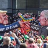 Jacques Tillys Karnevalswagen mit Donald Trump und WladimirPutin