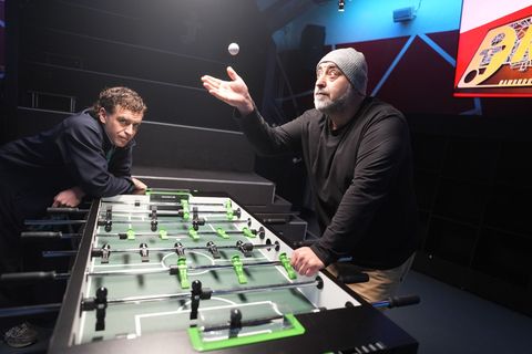 Der Schauspieler Özgür Karadeniz ist als neuer Wachhabender Tarkan Yildiz im "Großstadtrevier" dabei. Foto: Marcus Brandt/dpa