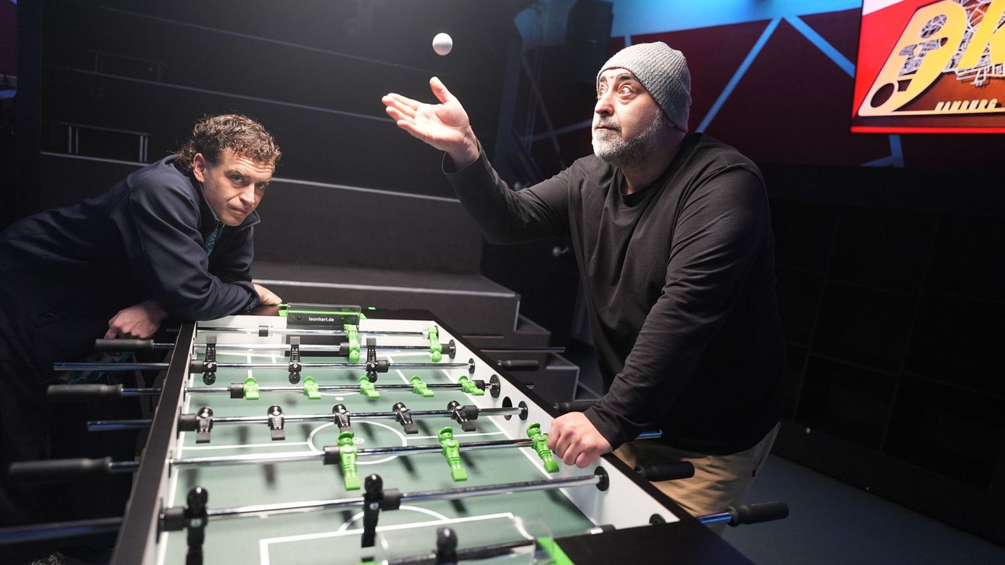 Der Schauspieler Özgür Karadeniz ist als neuer Wachhabender Tarkan Yildiz im "Großstadtrevier" dabei. Foto: Marcus Brandt/dpa