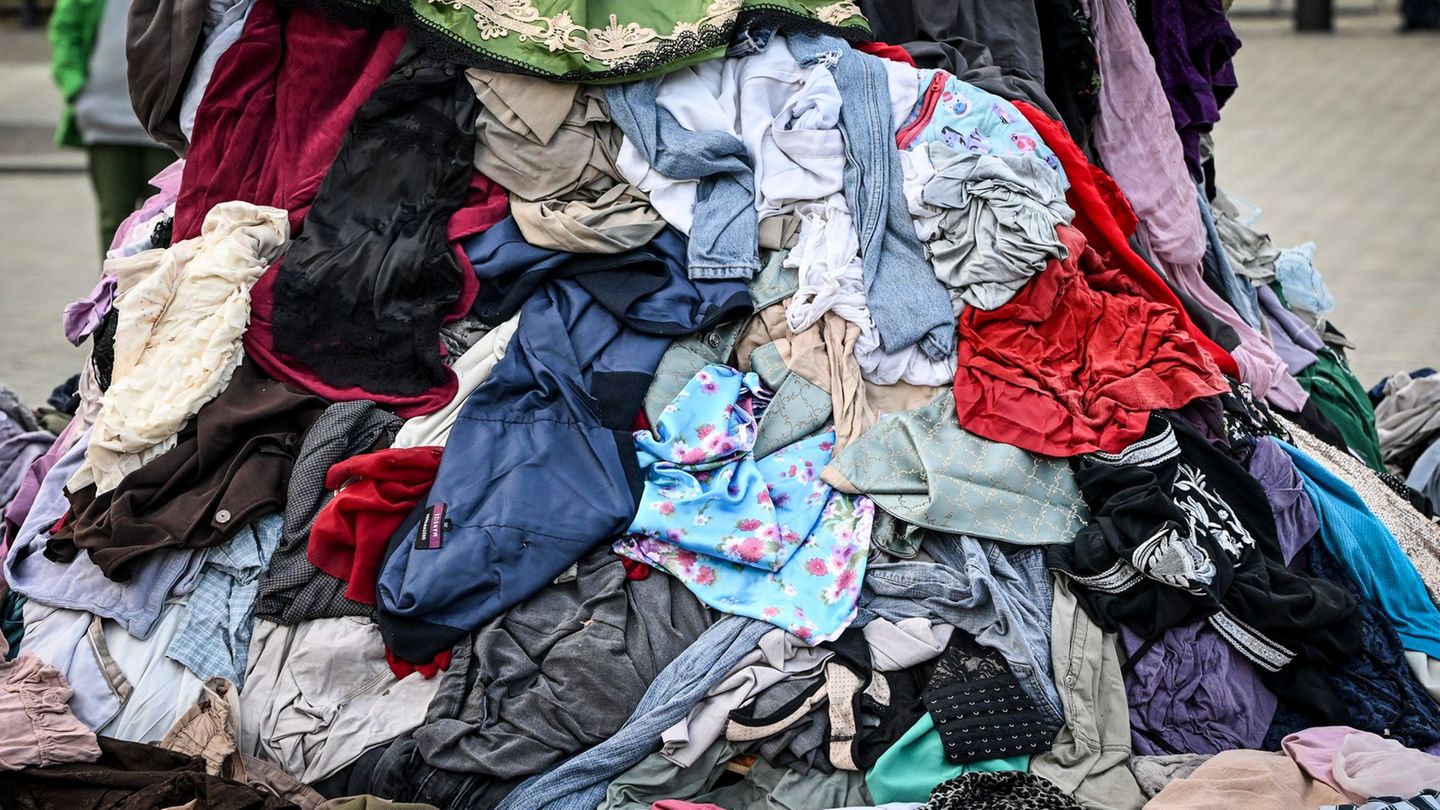 Allein im deutschen Onlinehandel werden der EU-Kommission zufolge jährlich fast 20 Millionen zurückgesandte Artikel entsorgt. Fo