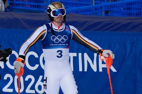 Zu wenig für eine Medaille: Linus Straßer nach dem Slalom. Foto: Julia Demaree Nikhinson/AP/dpa