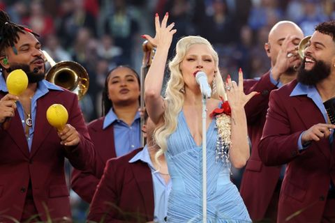 Lady Gaga während ihrer Super-Bowl-Performance.