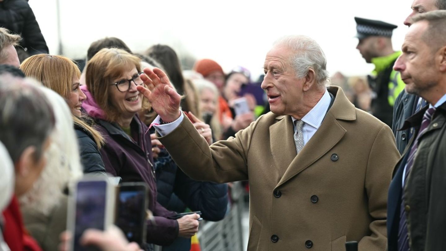 König Charles III. während eines Termins in Clitheroe am 9. Februar.