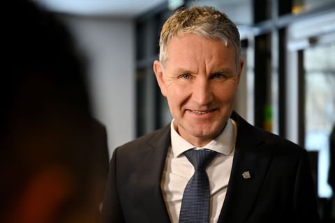 Der Thüringer AfD-Fraktionschef Björn Höcke sprach im Landtag erneut eine verbotene SA-Parole aus. (Archivbild) Foto: Martin Sch
