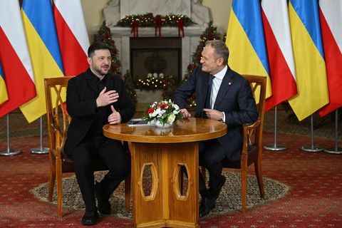 Polens Ministerpräsident Tusk (rechts) pflegt seit Jahren eine enge Verbindung zum ukrainischen Präsidenten Selenskyj - nun wird