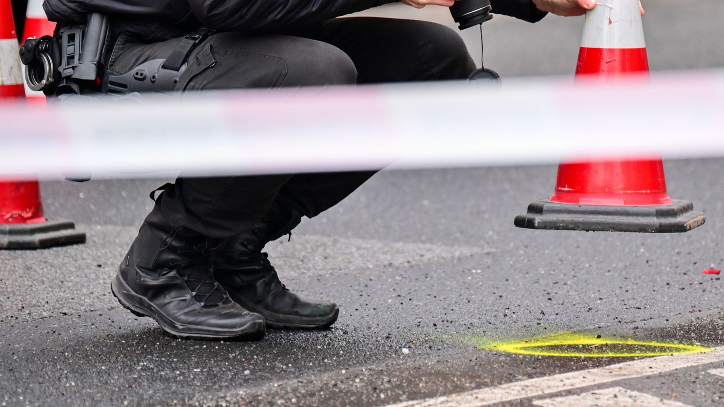 Mit zahlreichen Kontrollen und Razzien geht die Berliner Polizei gegen bewaffnete Auseinandersetzungen in der organisierten Krim