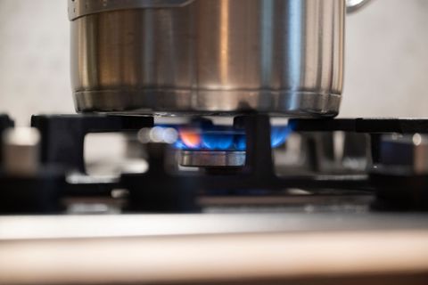 Der Einbrecher nutzte die Küche. (Symbolbild) Foto: Marijan Murat/dpa