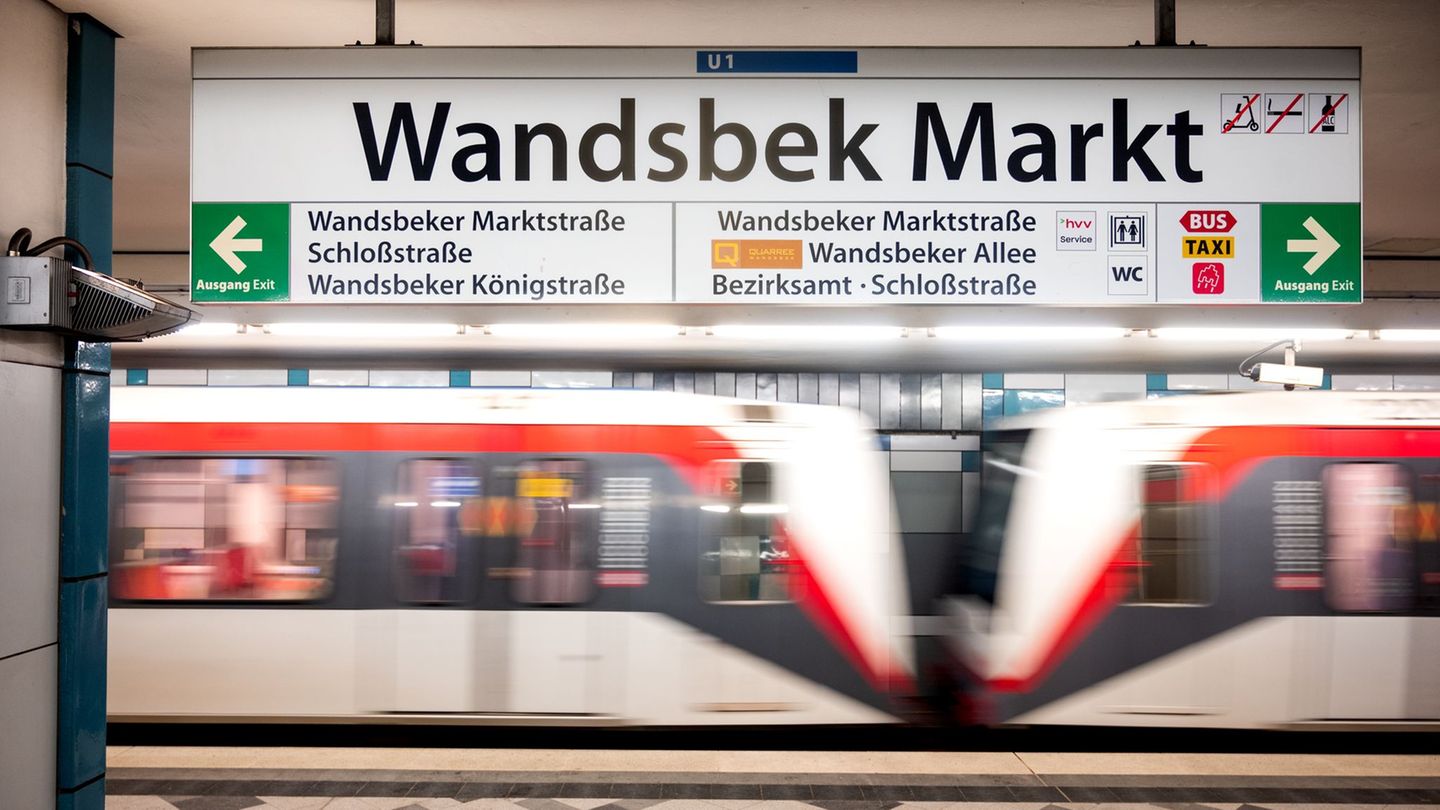 Die Tat vom U-Bahnhof Wandsbek beschäftigt auch die Hamburgische Bürgerschaft. (Archivbild) Foto: Daniel Bockwoldt/dpa