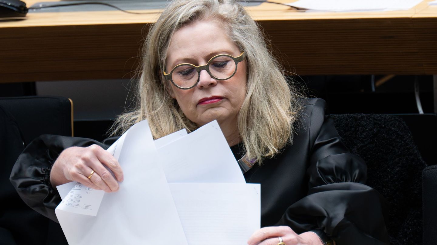 Verkehrssenatorin Ute Bonde (CDU) kann der Magnetschwebebahn viel abgewinnen. (Archivbild) Foto: Sebastian Christoph Gollnow/dpa