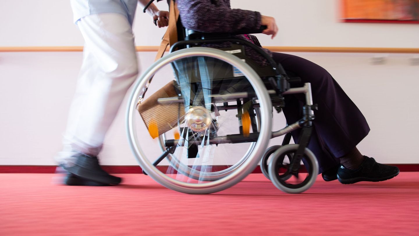 Pflegekosten-Wenn-der-Weg-ins-Heim-in-die-Altersarmut-f-hrt