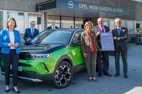 Vor fünf Jahren war die Vorfreude bei Prominenten aus Politik und Wirtschaft noch groß. (Archivbild) Foto: Oliver Dietze/dpa