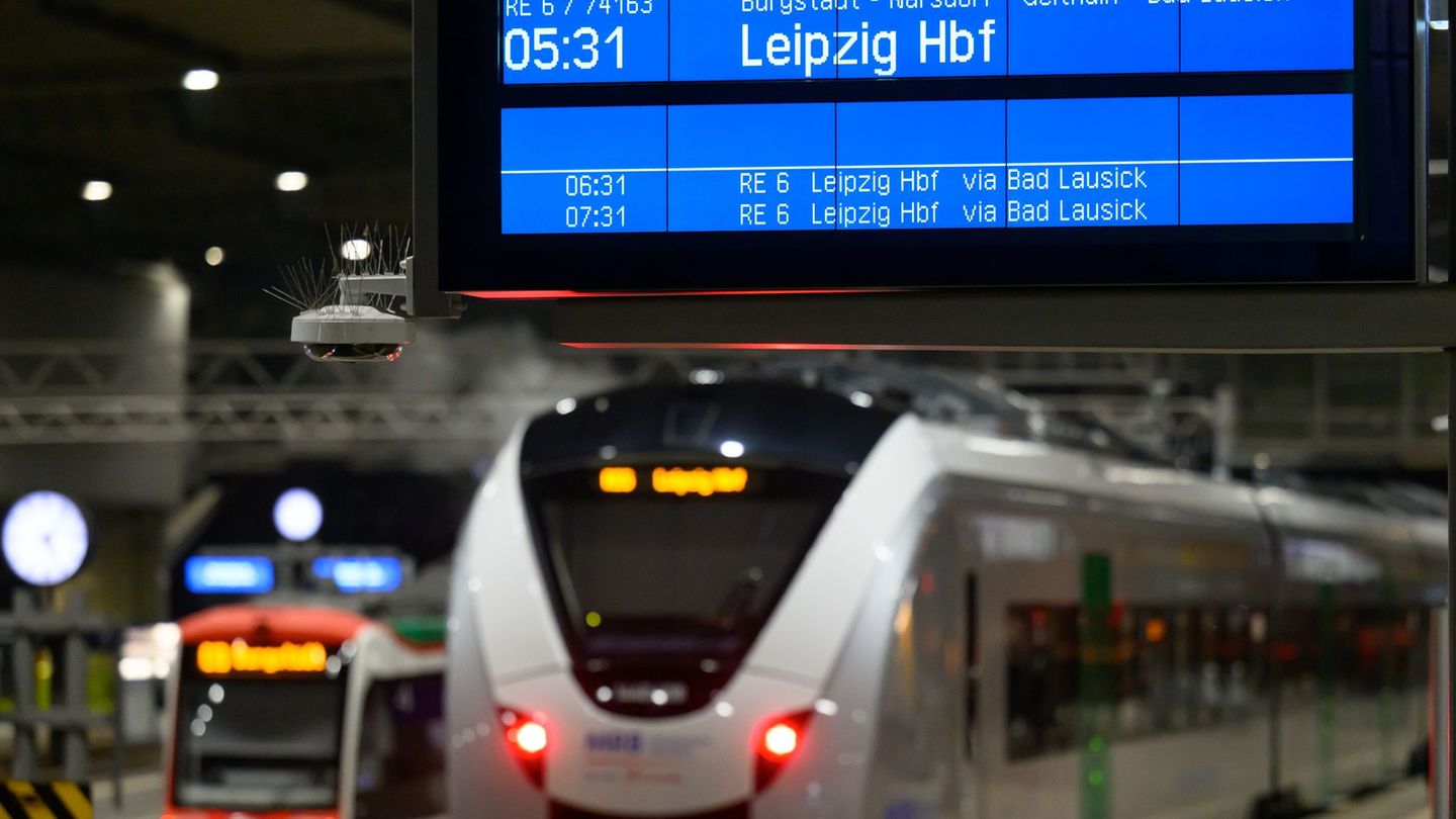 Auf der Bahnlinie Leipzig-Chemnitz sind seit Monatsbeginn neue Akkuzüge im Einsatz. Bis Juni sollen damit die bisherigen Dieselz