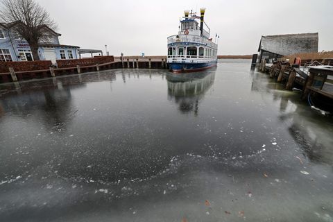 Das Wetter im Norden bleibt ungemütlich und trüb. (Symbolbild) Foto: Bernd Wüstneck/dpa