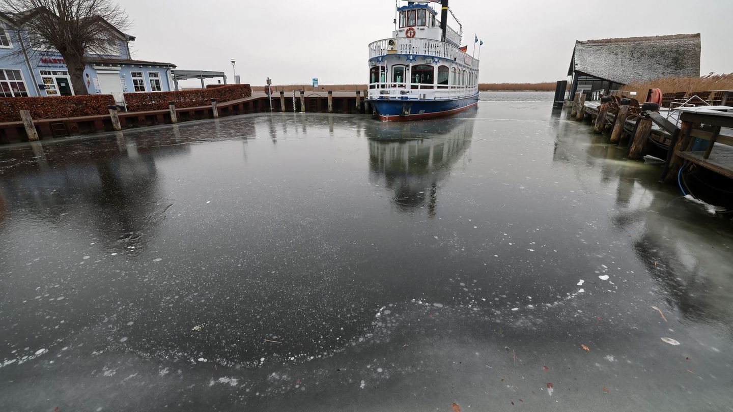 Das Wetter im Norden bleibt ungemütlich und trüb. (Symbolbild) Foto: Bernd Wüstneck/dpa