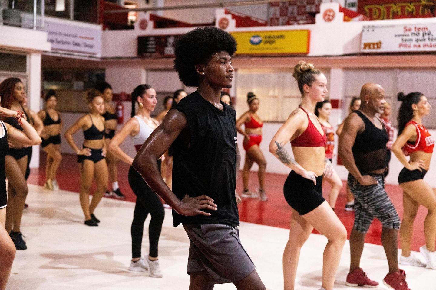 In der Sambaschule wird eine große Choreografie geprobt