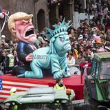 Jacques Tillys Karnevalswagen mit Trump und der Freiheitsstatue