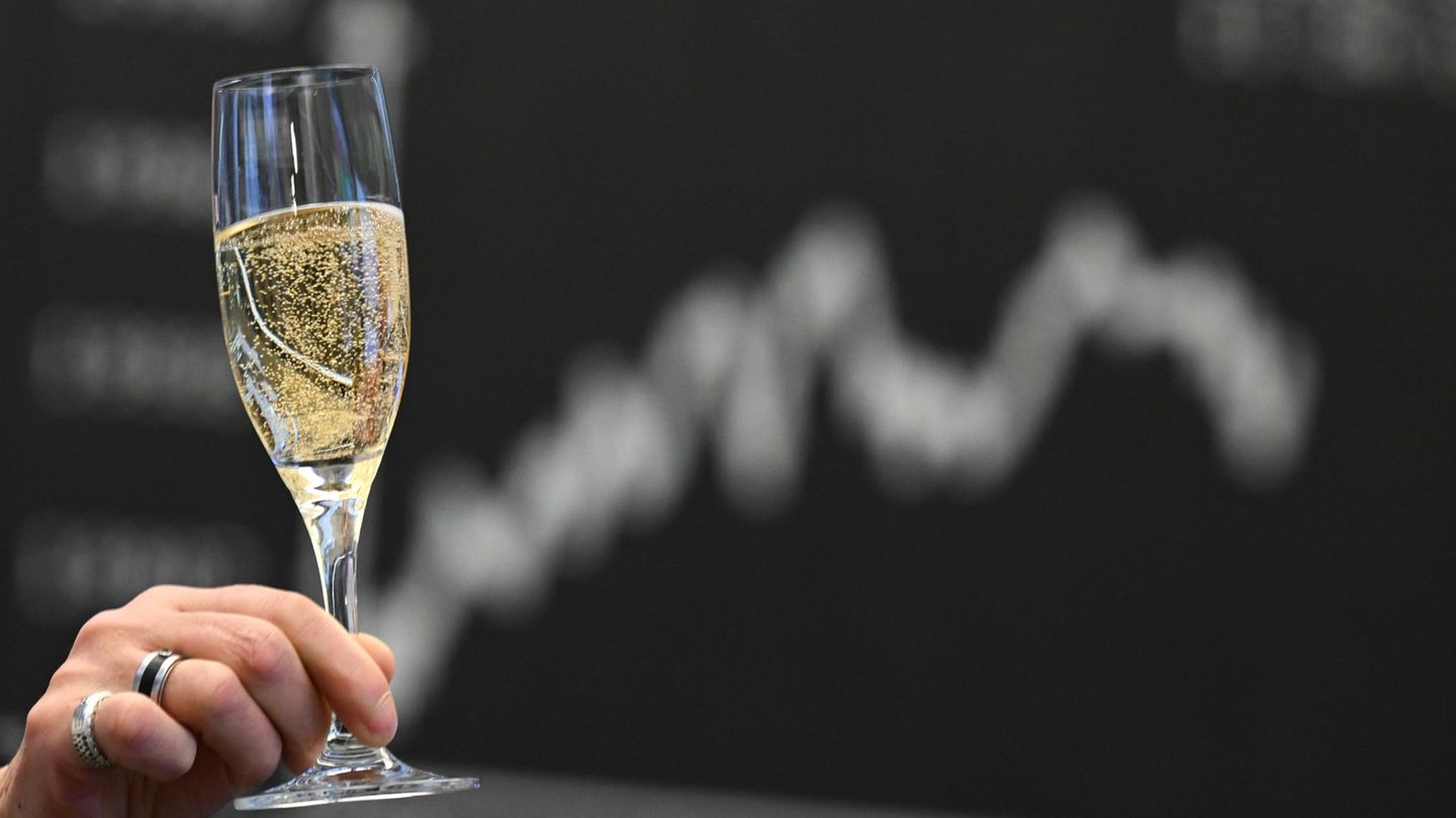 Die deutsche Fondsbranche eilt von Rekord zu Rekord. (Symbolbild) Foto: Arne Dedert/dpa