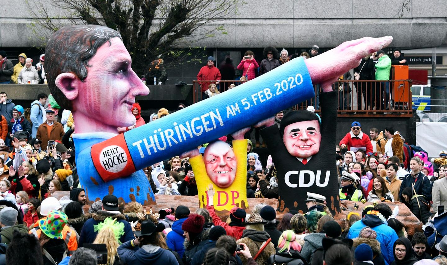 Jacques Tillys Karnevalswagen mit Höcke