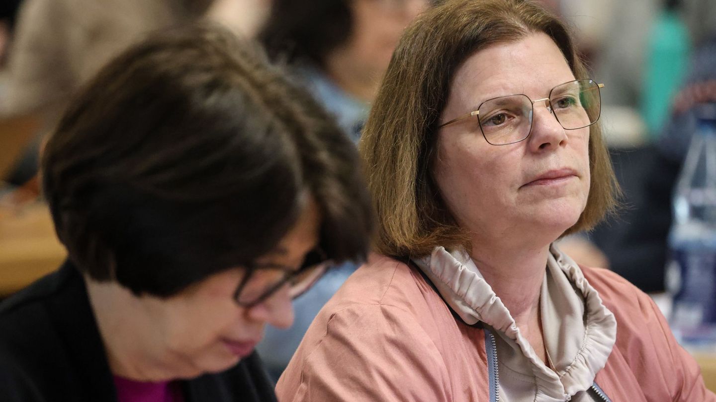 Die Bremer CDU-Fraktion hat kein Vertrauen mehr in die Senatorinnen Bernhard (links) und Vogt (rechts). (Archivbild) Foto: Focke