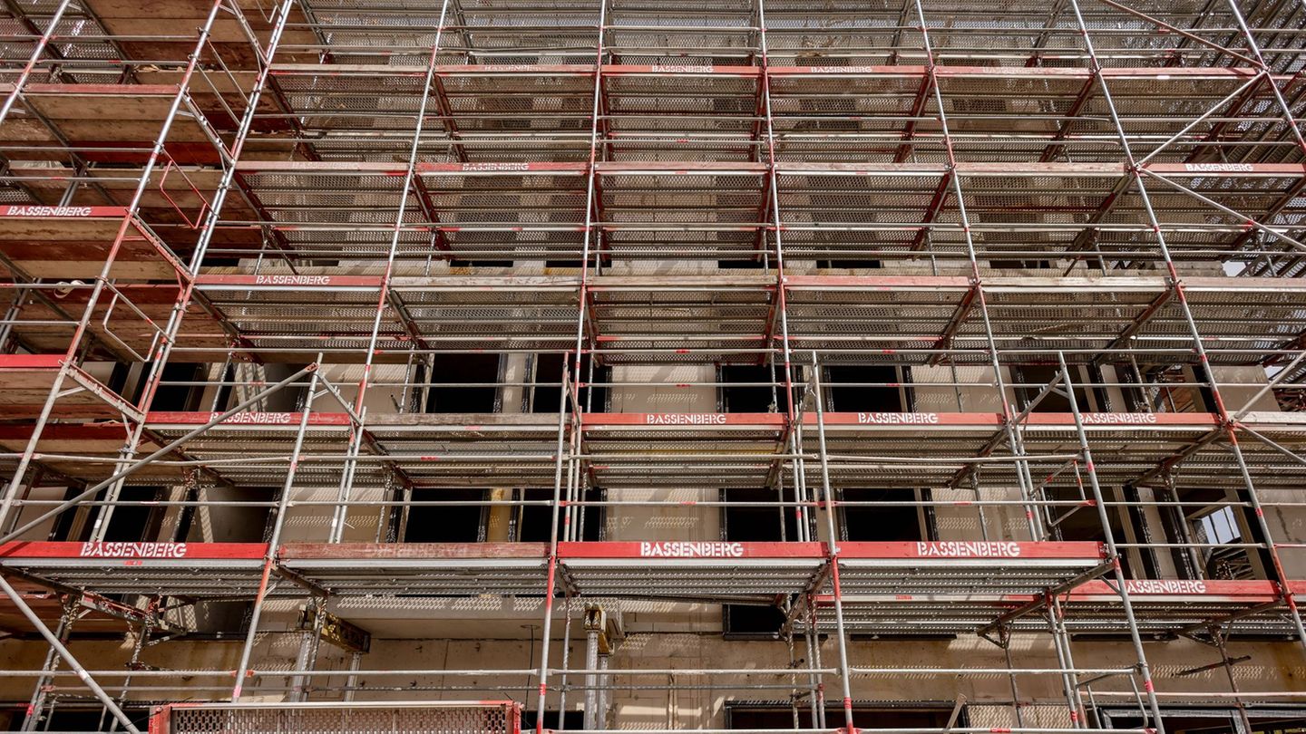 Die Landesregierung will die soziale Wohnraumförderung unverändert fortsetzen. (Symbolbild) Foto: Axel Heimken/dpa