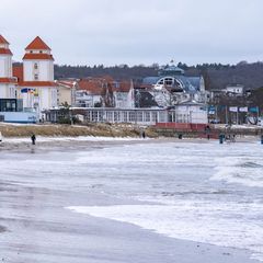 Binz ist einer von acht Ferienorten an der MV-Küste, in denen künftig die Mietpreisbremse gilt. (Archivbild) Foto: Stefan Sauer/