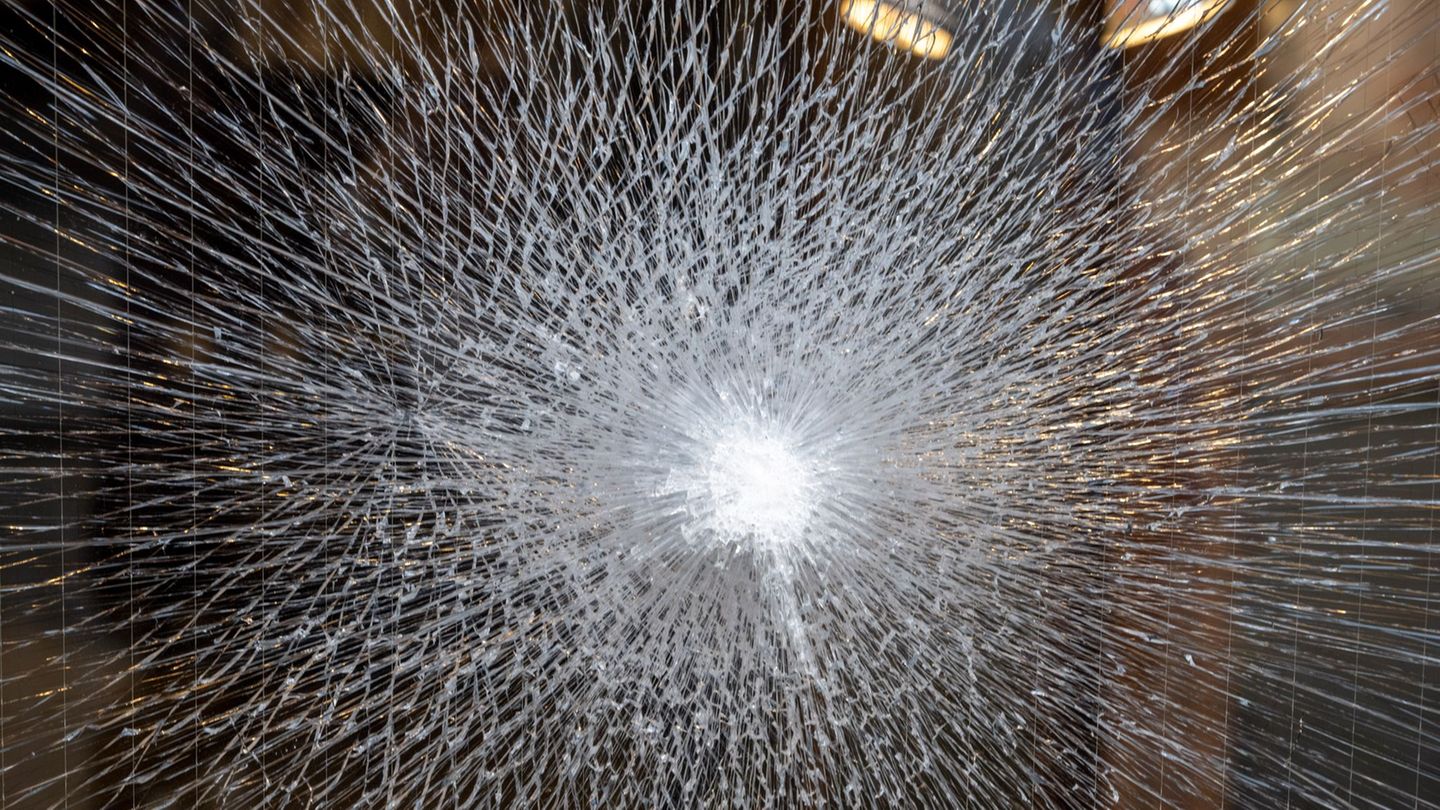 Der Mann soll bei dem Diebstahl Beute im Wert von rund 200.000 Euro gemacht haben. (Symbolbild) Foto: Stefan Sauer/dpa