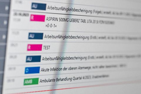 Die elektronische Patientenakte soll den früher üblichen Papierwust bei der Behandlung von Patienten überflüssig machen. (Symbol