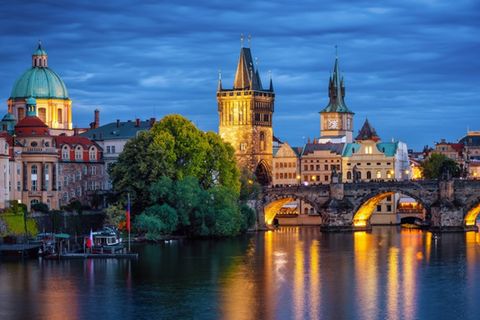 Der Valentinstag steht wieder vor der Tür. Wie wäre es mit einem Abstecher nach Prag?