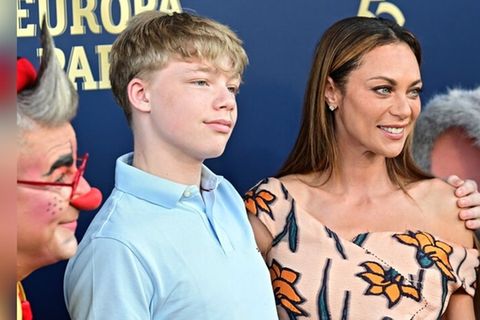 Lilly Becker und ihr Sohn Amadeus auf dem roten Teppich.