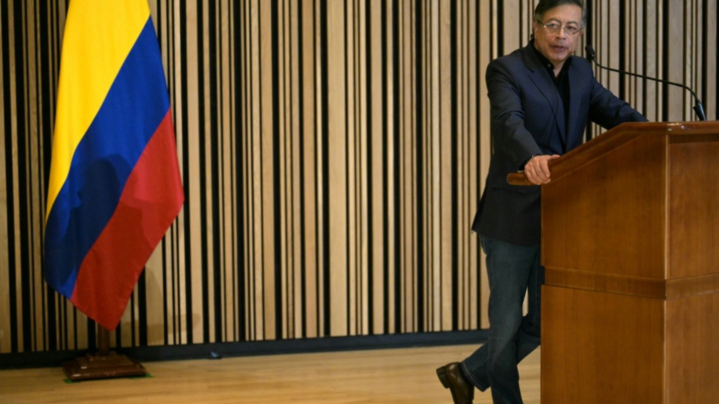 Kolumbiens-Pr-sident-Petro-nach-eigenen-Angaben-knapp-einem-Attentat-entgangen