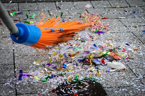 Ein Konfetti-Verbot sorgt für Diskussionen. (Symbolbild) Foto: Sina Schuldt/dpa