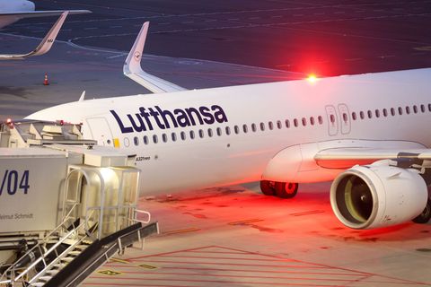 Der für Donnerstag angekündigte Streik bei der Lufthansa könnte auch zu Streichungen bei Flügen von und nach Hamburg führen (Arc