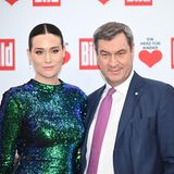 Gloria-Sophie Burkandt mit ihren Vater Markus Söder bei der der TV-Spendengala "Ein Herz für Kinder"