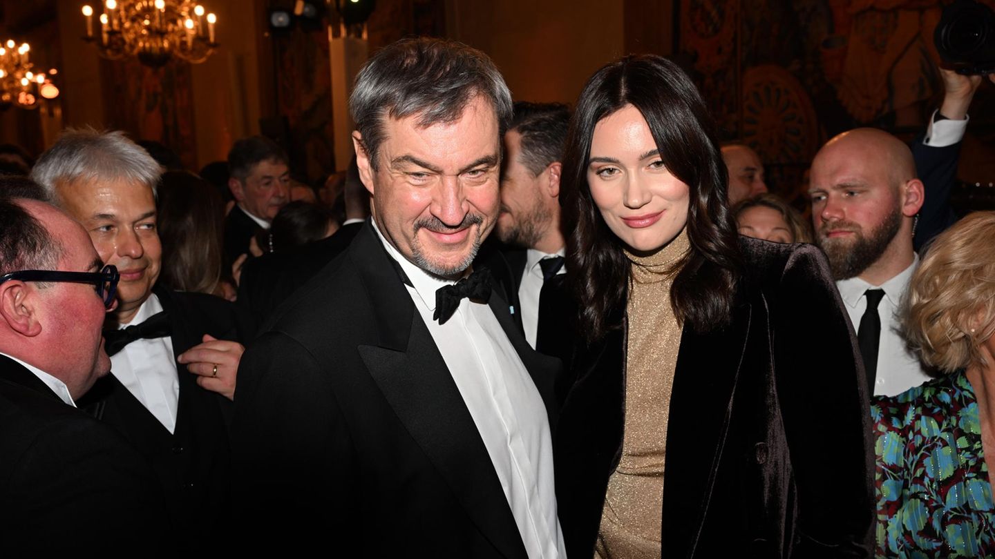 Markus Söder (CSU) und Gloria-Sophie Burkandt beim Neujahrsempfang in der Münchner Residenz