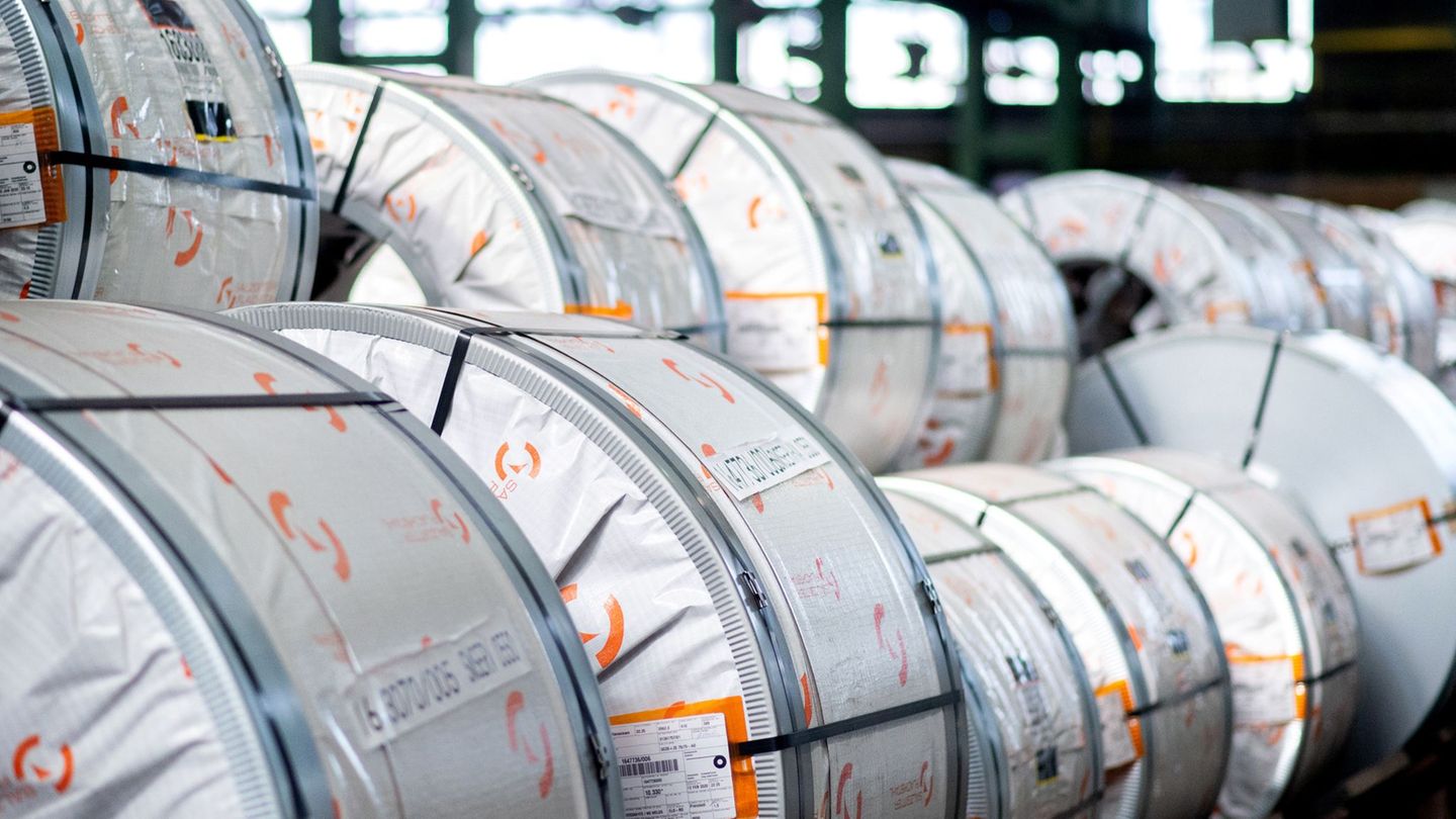 Neben normalem Stahl setzt die Salzgitter AG nun auch verstärkt auf Sicherheitsstahl. (Archivbild) Foto: Hauke-Christian Dittric