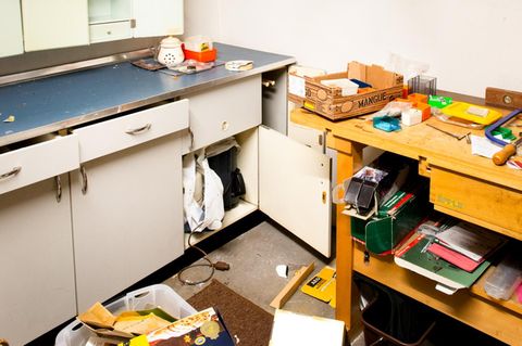 Thema Elternhaus: Verlassene Werkstatt eines Verstorbenen