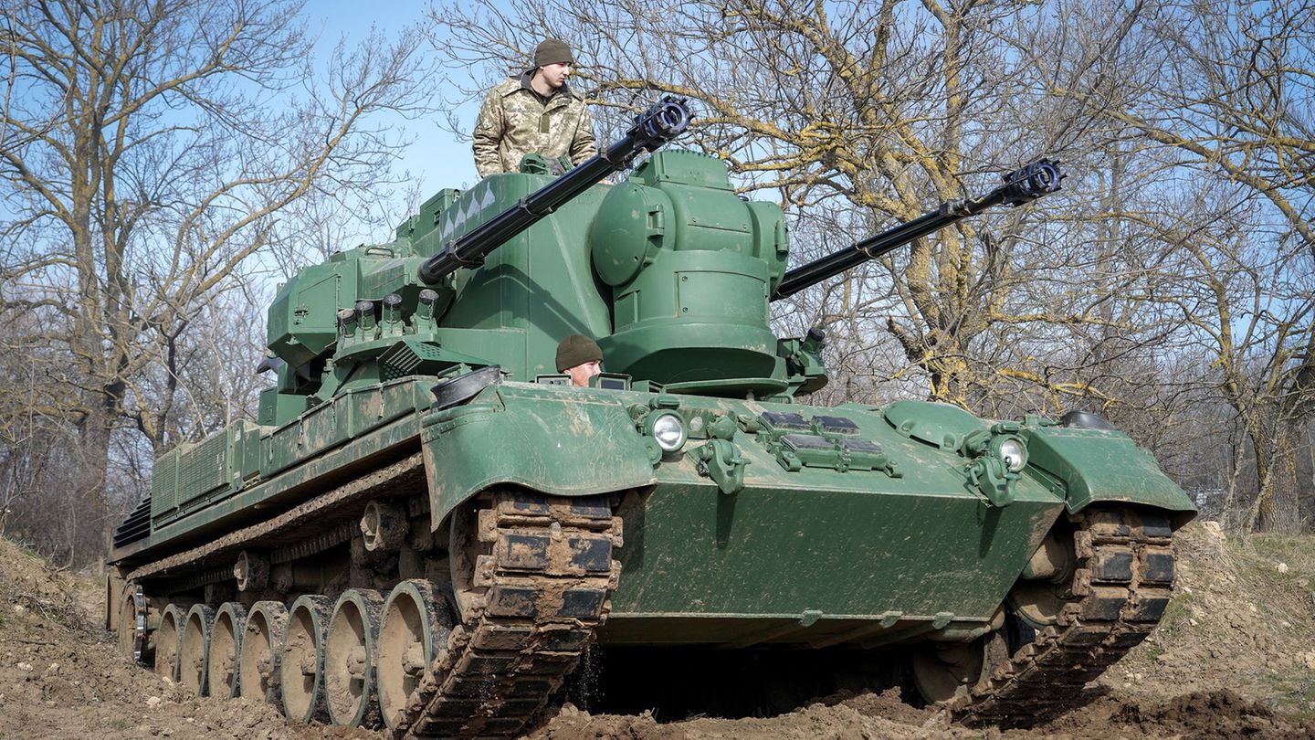 Die Ukraine braucht dringend Geld für die Verteidigung. (Archivbild) Foto: Kay Nietfeld/dpa