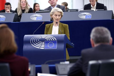 Ursula von der Leyen betonte die Bedeutung des Bürokratieabbaus für Europas Wettbewerbsfähigkeit. Foto: Frederick Florin/AFP/dpa