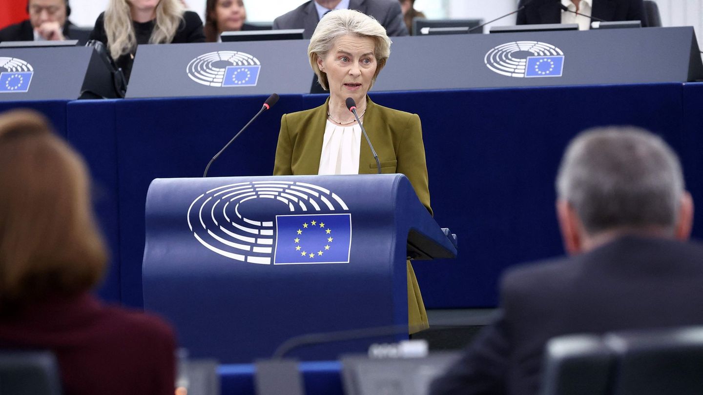 Ursula von der Leyen betonte die Bedeutung des Bürokratieabbaus für Europas Wettbewerbsfähigkeit. Foto: Frederick Florin/AFP/dpa