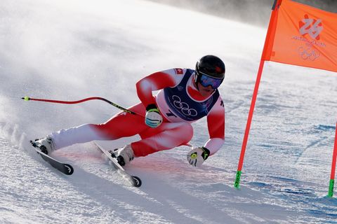 Franjo von Allmen rast mit seiner Goldmedaille im Super-G in die olympischen Geschichtsbücher