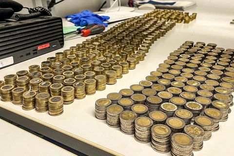 Die Polizei Berlin hatte Hunderte Geldmünzen in einem Kinderwagen gefunden. Foto: Polizei Berlin/dpa