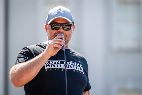 Christian Klar ist zur Fahndung ausgeschrieben. (Archivbild) Foto: Jacob Schröter/dpa