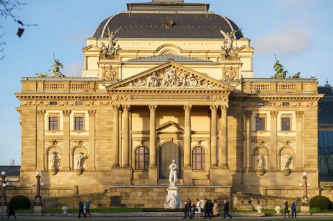 Im Staatstheater Wiesbaden ist im Mai traditionell Festivalzeit. (Archivbild) Foto: Andreas Arnold/dpa