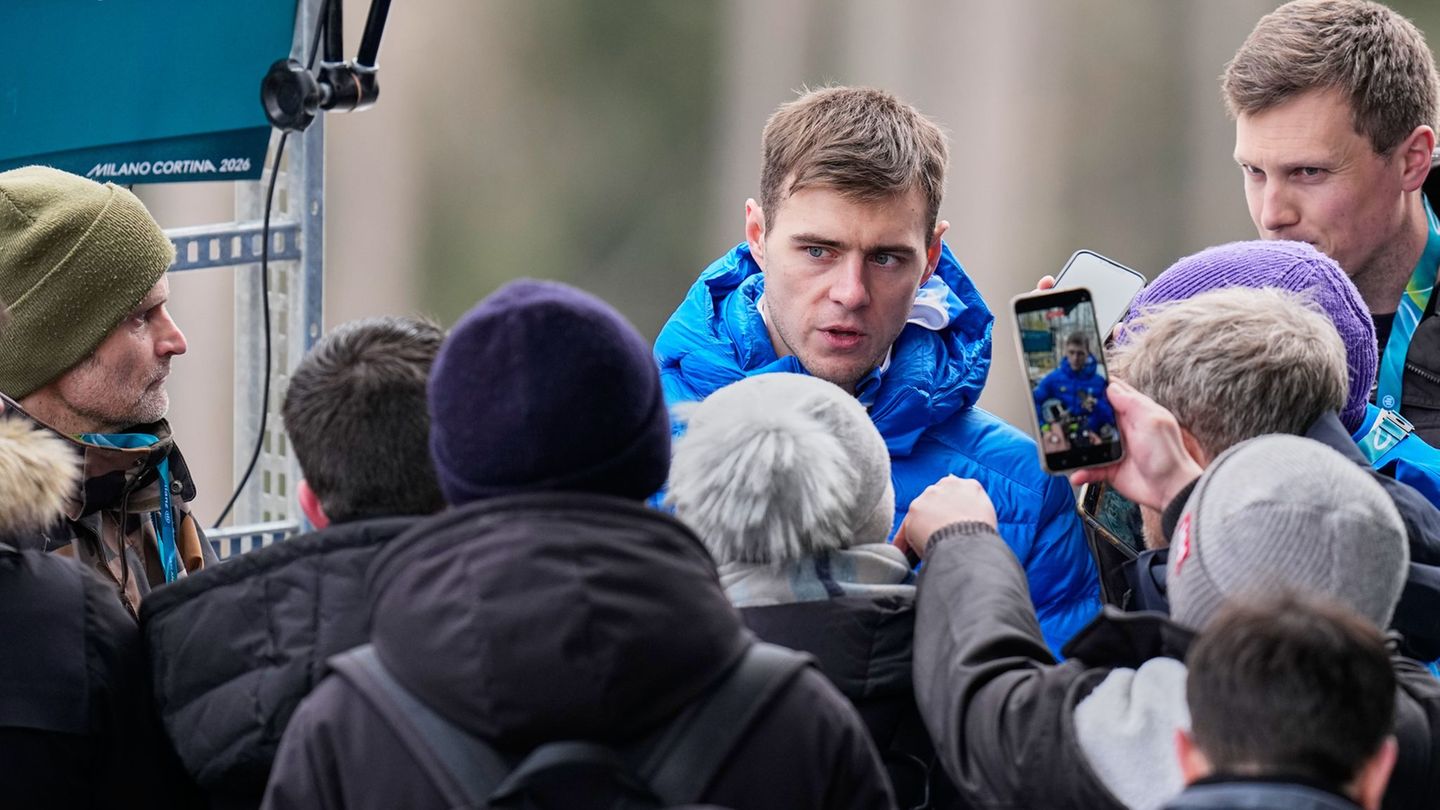 Wladyslaw Heraskewytsch sprach nach dem Training mit Journalisten. Foto: Alessandra Tarantino/AP/dpa