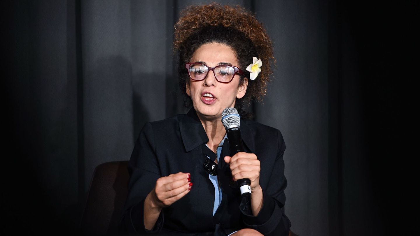 Masih Alinejad bekommt den Preis am 31. März verliehen. (Archivbild) Foto: Britta Pedersen/dpa