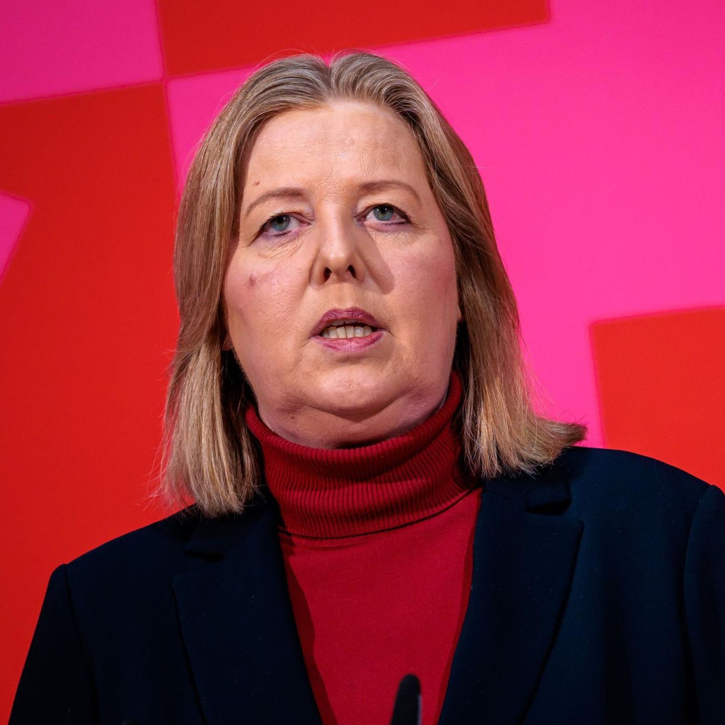 Kinder und Jugendliche seien "umfassend" geschützt, betont das Arbeitsministerium von Ministerin Bärbel Bas (Foto, SPD)